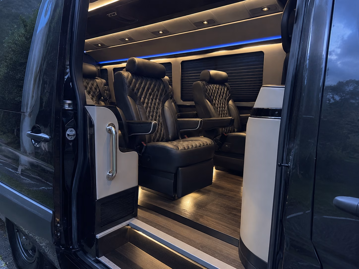 dallas 8 passenger sprinter van inside